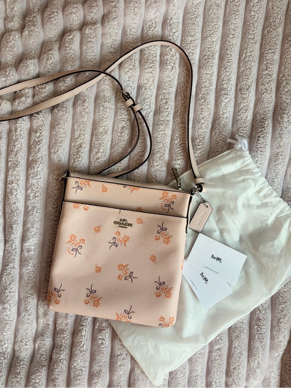 Coach Floral Bow Print Crossbody Bag | Blush Pink | EUC w. Care Cards 🌸